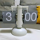 Horloge de bureau à retournement automatique de style européen Décoration rétro pour la maison