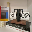 Horloge de bureau à retournement automatique de style européen Décoration rétro pour la maison