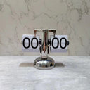 Horloge de bureau à retournement automatique de style européen Décoration rétro pour la maison