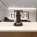 Horloge de bureau à retournement automatique de style européen Décoration rétro pour la maison